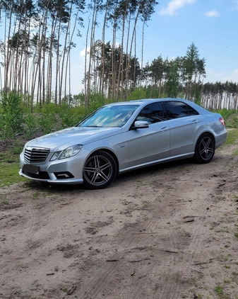 Mercedes-Benz Klasa E cena 43500 przebieg: 201400, rok produkcji 2009 z Września małe 106